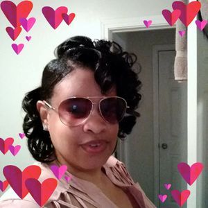 Meet your Posher, Monique